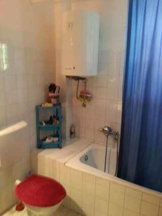 Апартаменты Apartments Kovačević Петровац Двухместный номер с 1 кроватью и общей ванной комнатой-11